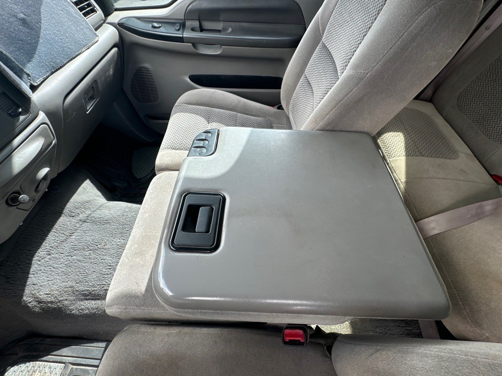 2001 Ford F-350 Image 31