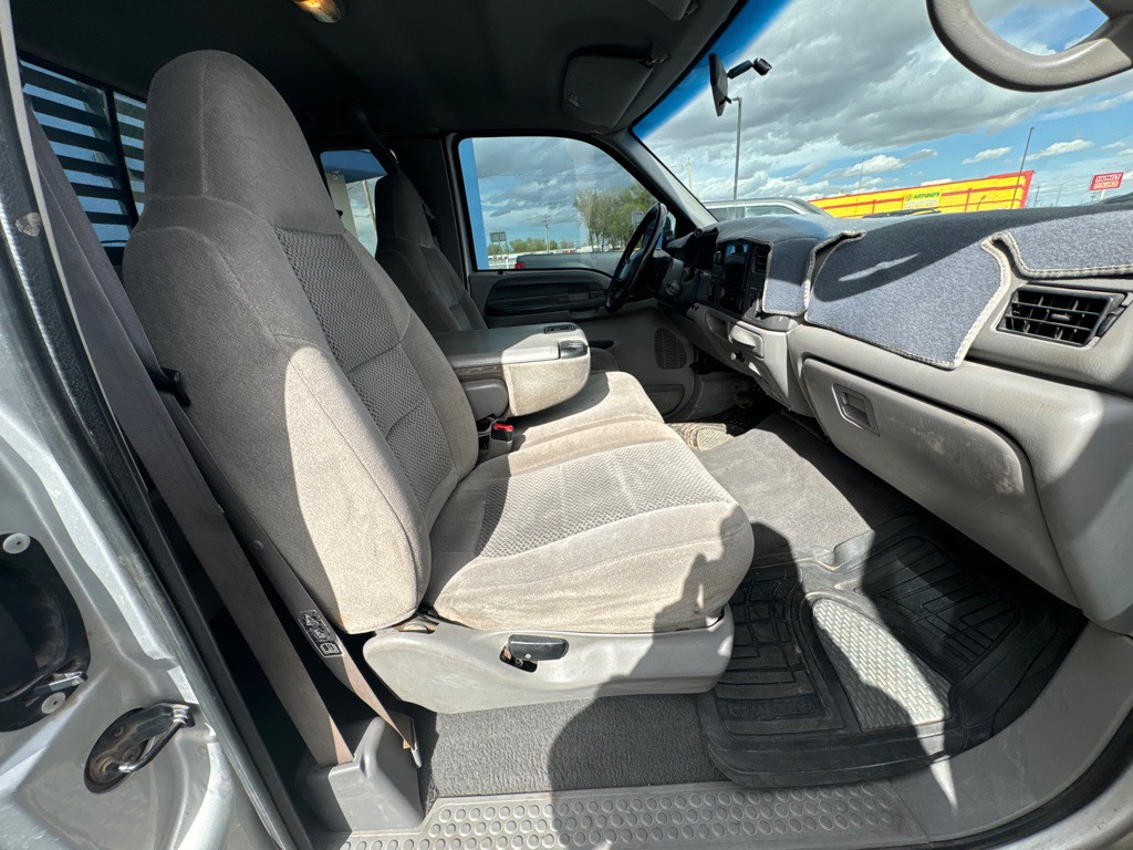 2001 Ford F-350 Image 32