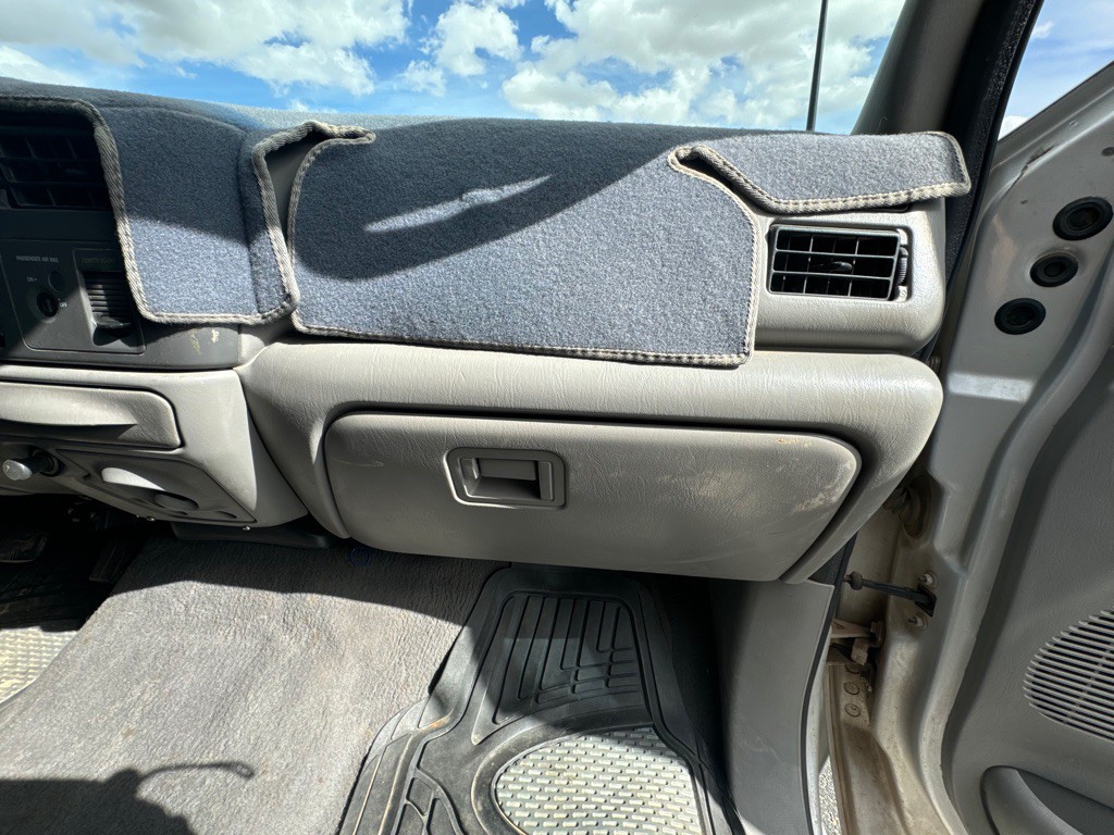 2001 Ford F-350 Image 35