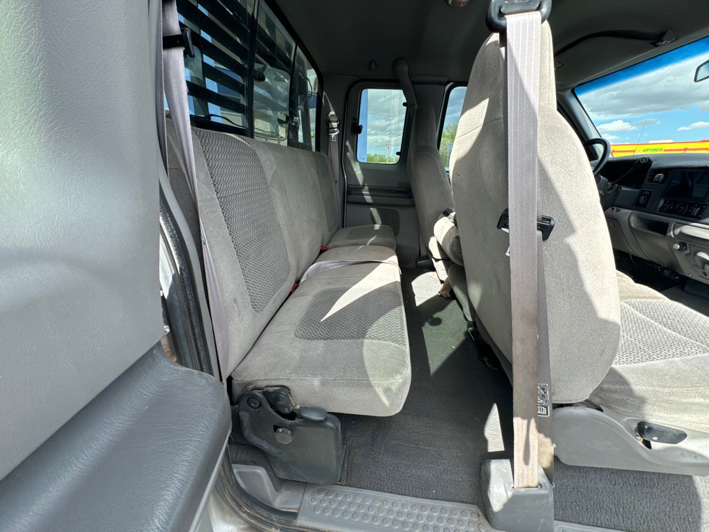 2001 Ford F-350 Image 36