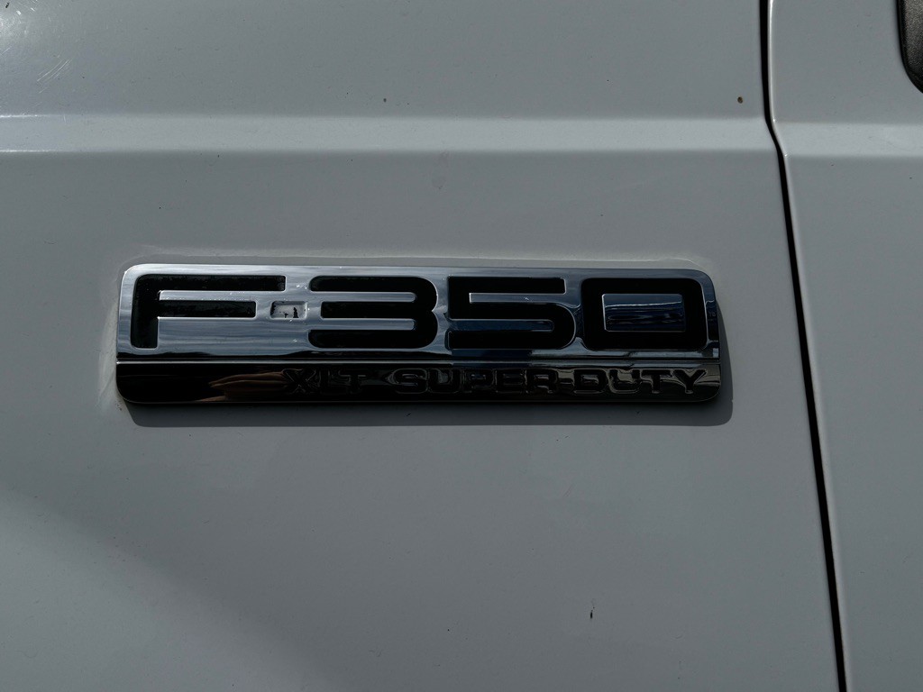 2005 Ford F-350 Image 8