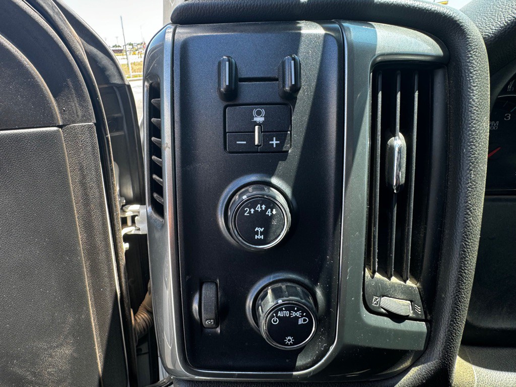 2018 Chevrolet Silverado 1500 Image 16