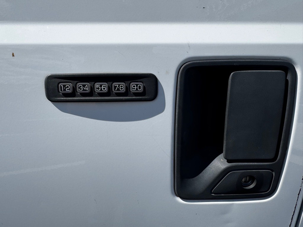 2009 Ford F-350 Image 10
