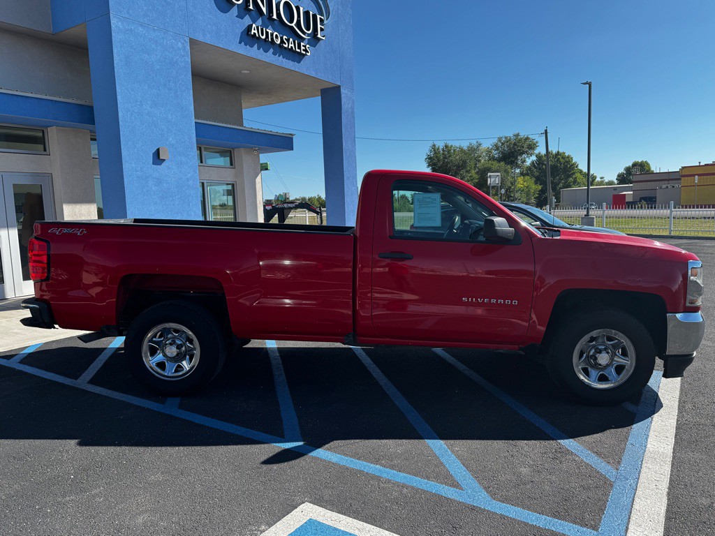 2017 Chevrolet Silverado 1500 Image 2