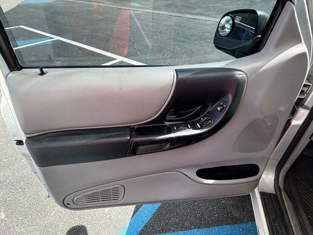 2002 Mazda B-Series Image 10