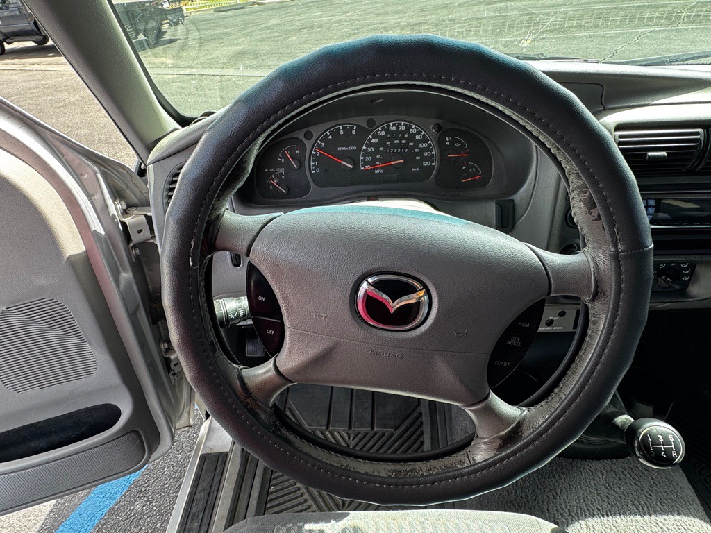 2002 Mazda B-Series Image 12