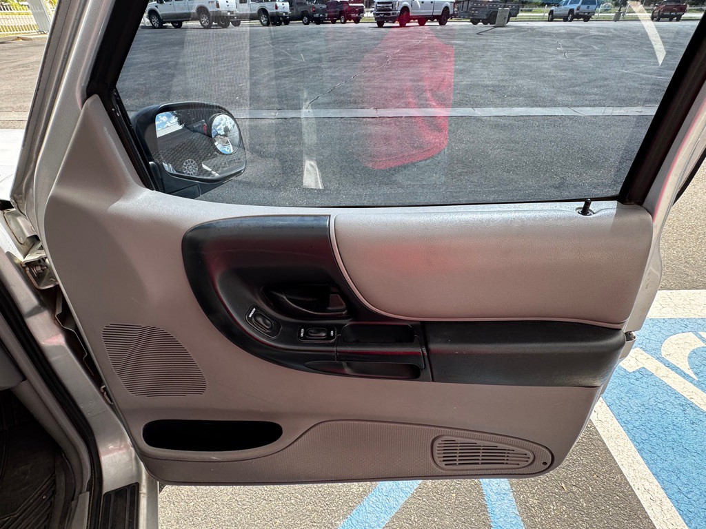 2002 Mazda B-Series Image 17