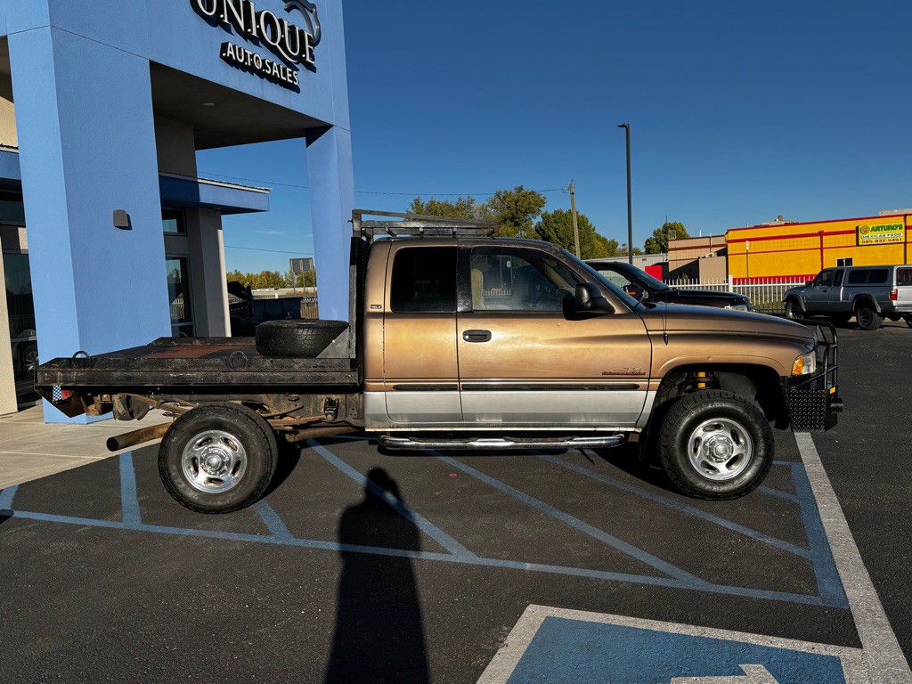2001 Dodge Ram 2500 Image 2