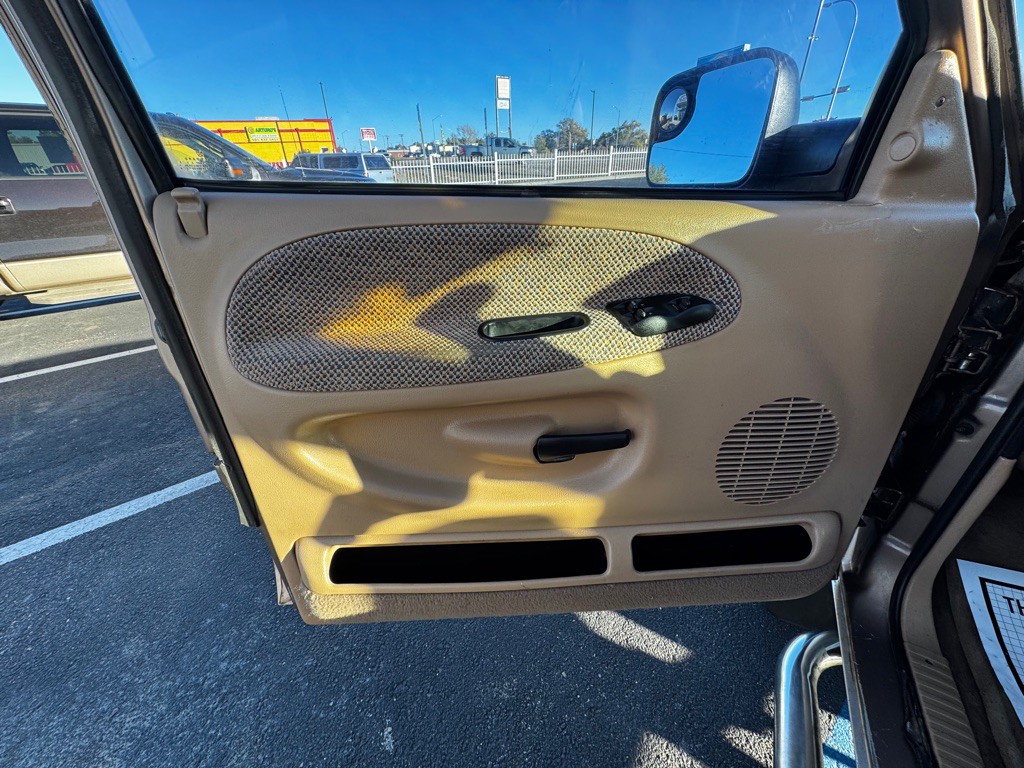 2001 Dodge Ram 2500 Image 10