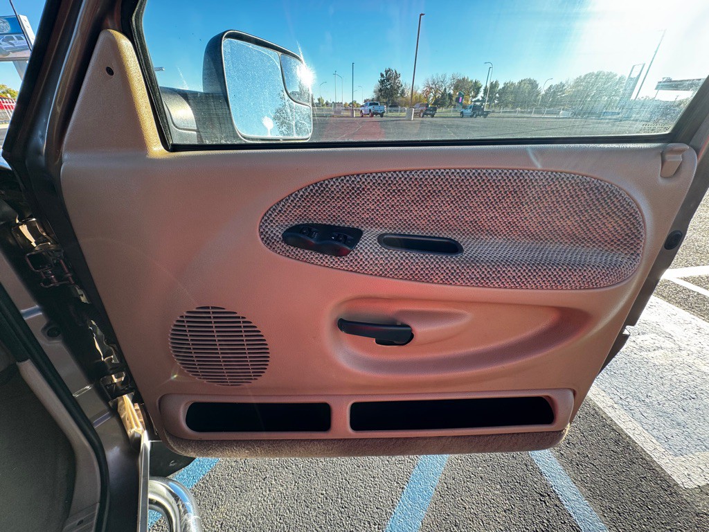 2001 Dodge Ram 2500 Image 20