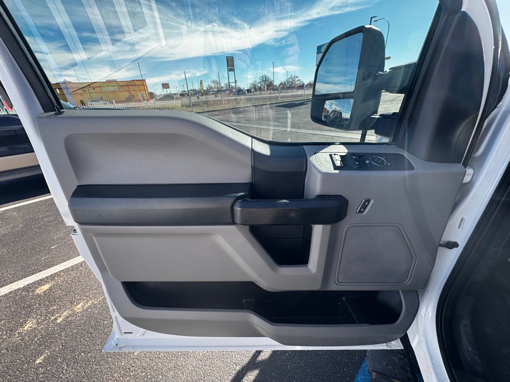 2022 Ford F-350 Image 12