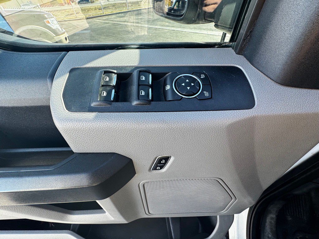 2022 Ford F-350 Image 13