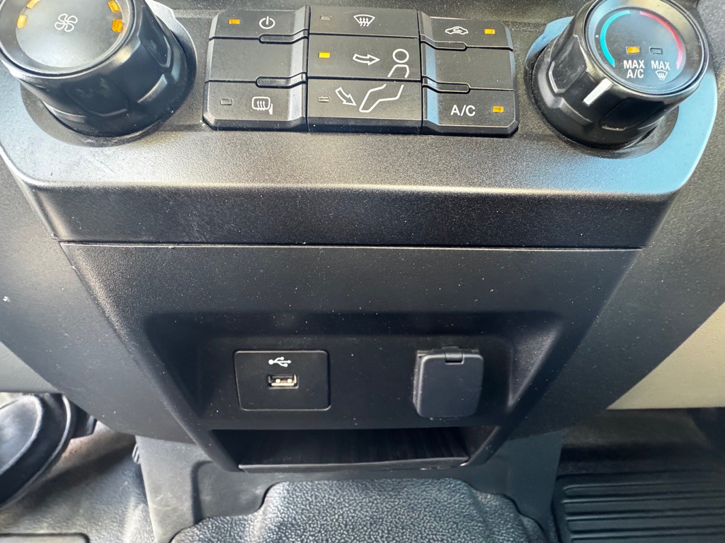 2022 Ford F-350 Image 21