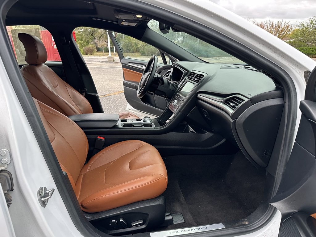 2019 Ford Fusion Image 24