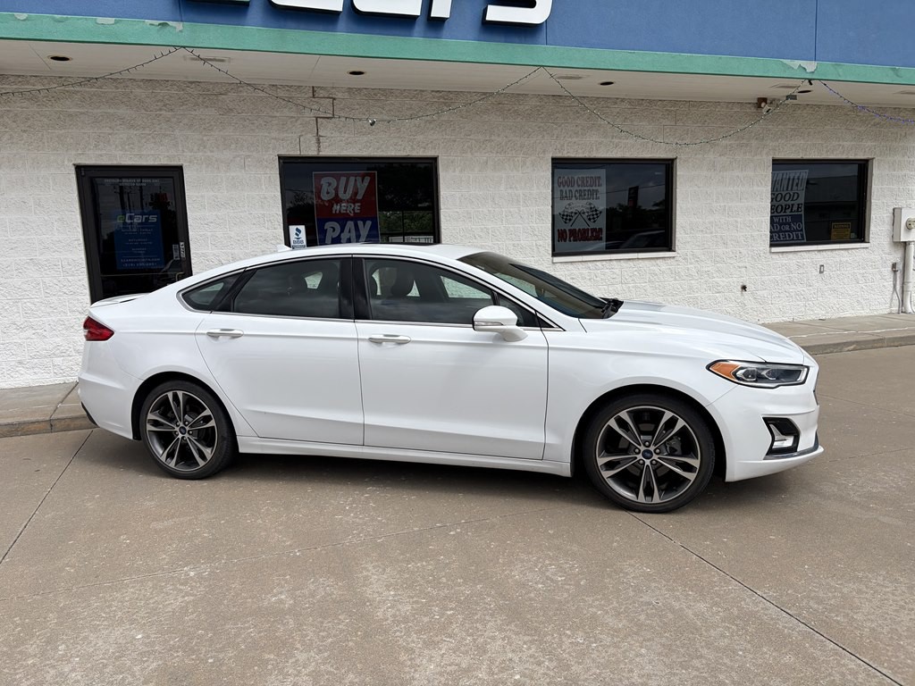 2019 Ford Fusion Image 2