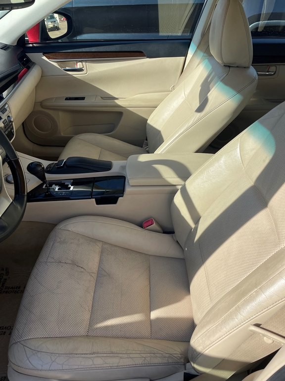 2013 Lexus ES Image 8