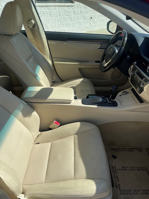 2013 Lexus ES Image 20