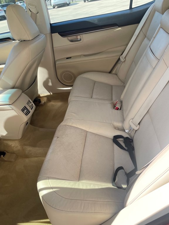 2013 Lexus ES Image 21