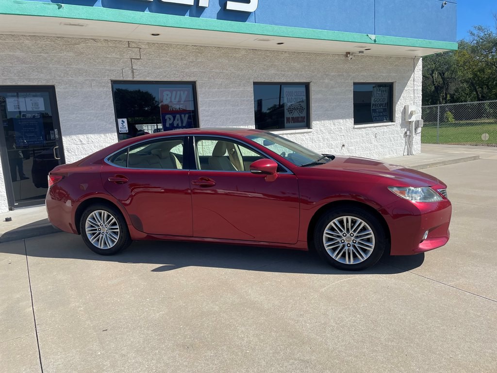 2013 Lexus ES Image 2