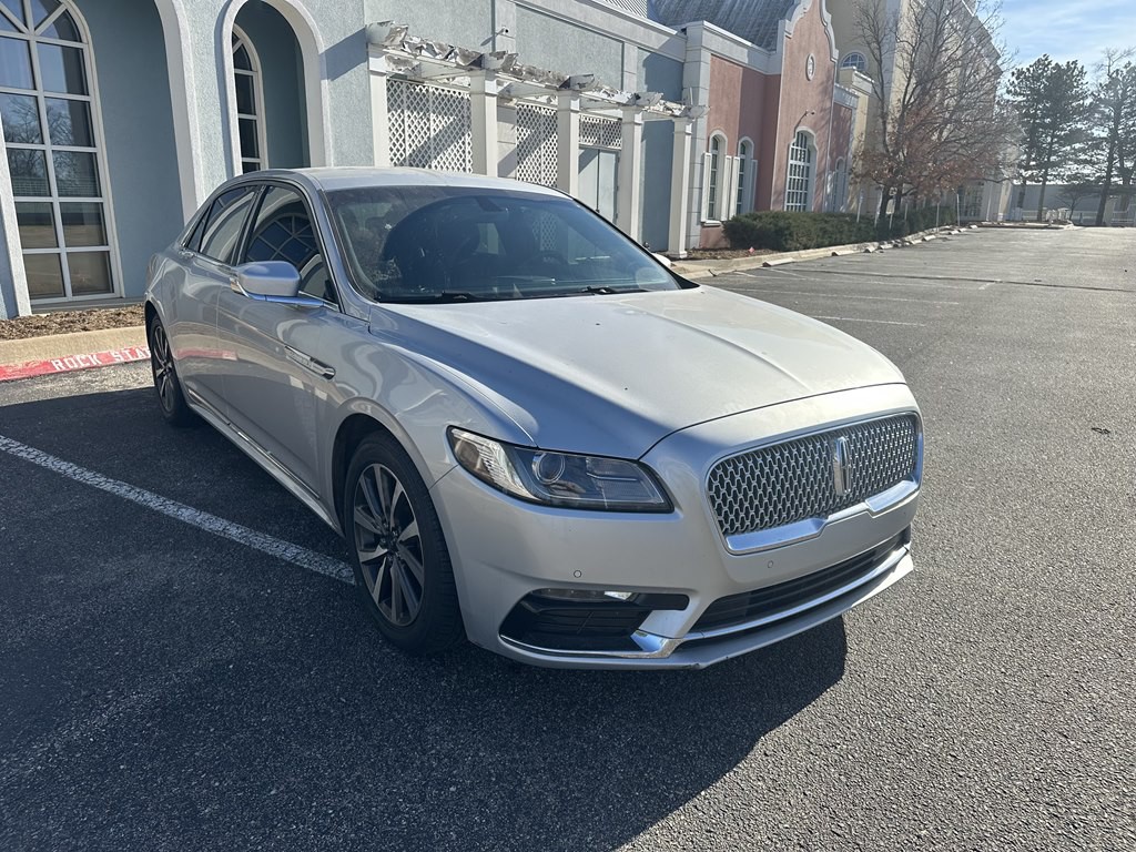 2018 Lincoln Continental Image 3