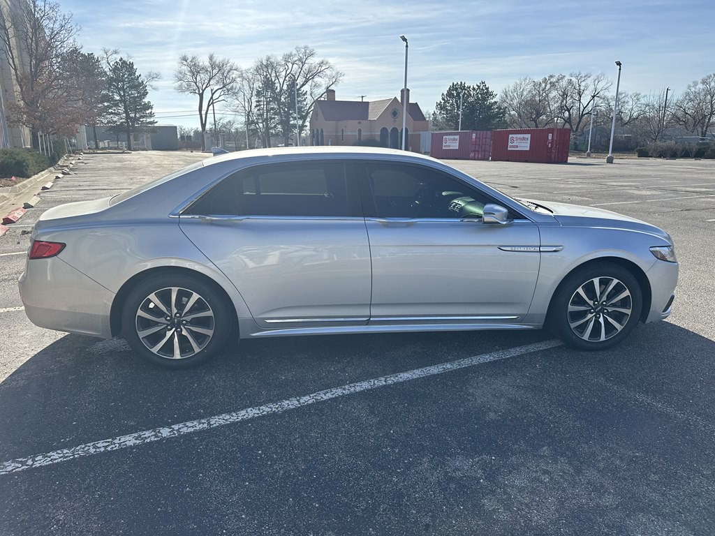 2018 Lincoln Continental Image 12