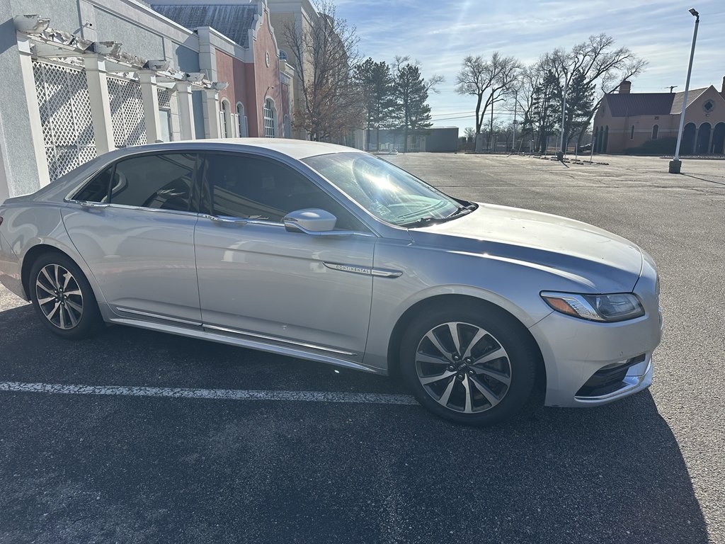 2018 Lincoln Continental Image 13