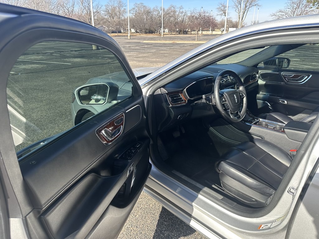 2018 Lincoln Continental Image 15