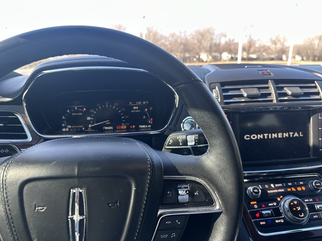 2018 Lincoln Continental Image 17