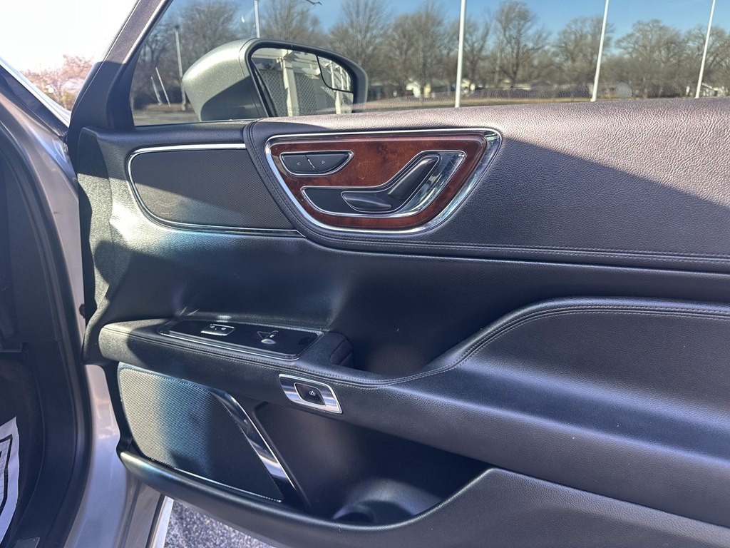 2018 Lincoln Continental Image 22