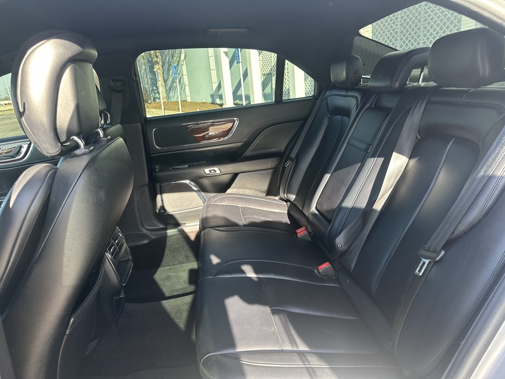 2018 Lincoln Continental Image 24