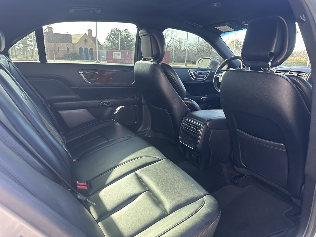 2018 Lincoln Continental Image 25