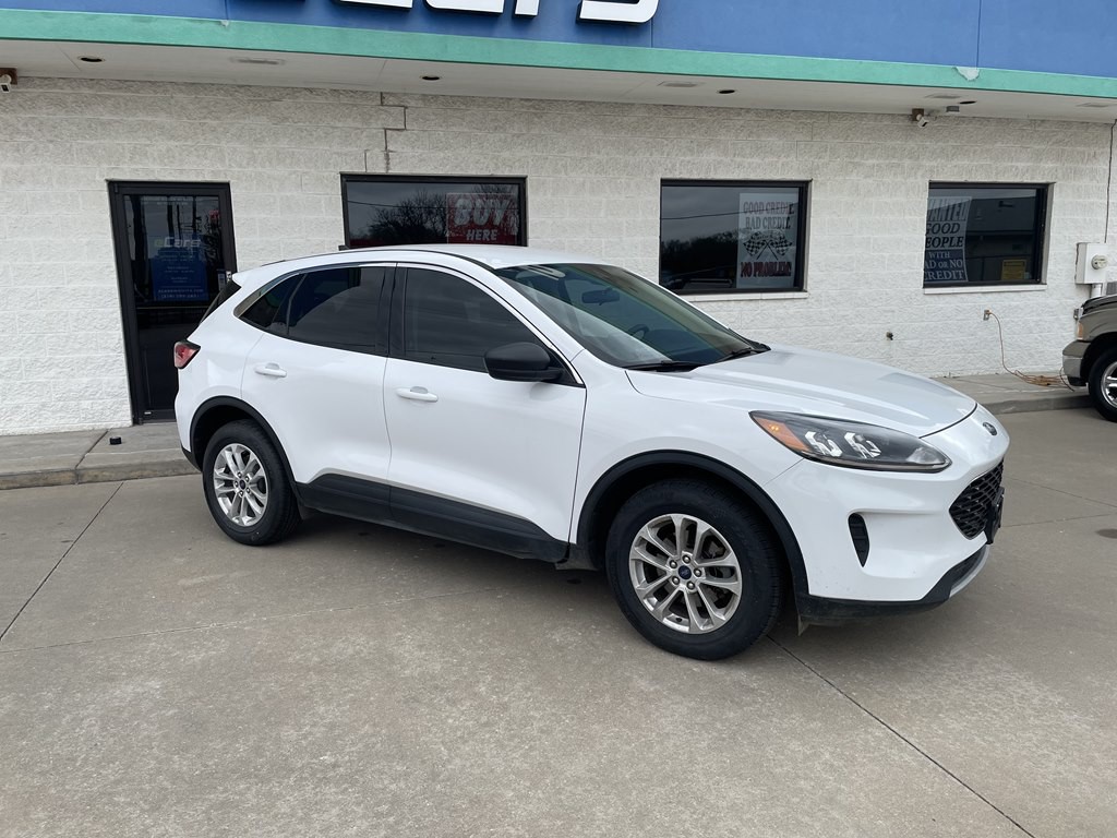 2022 Ford Escape Image 2