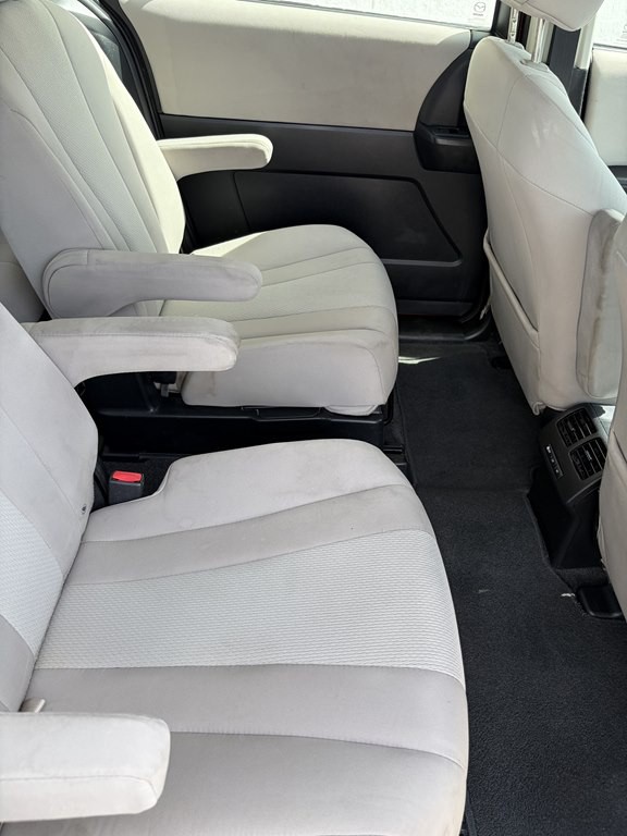 2013 Mazda Mazda5 Image 21