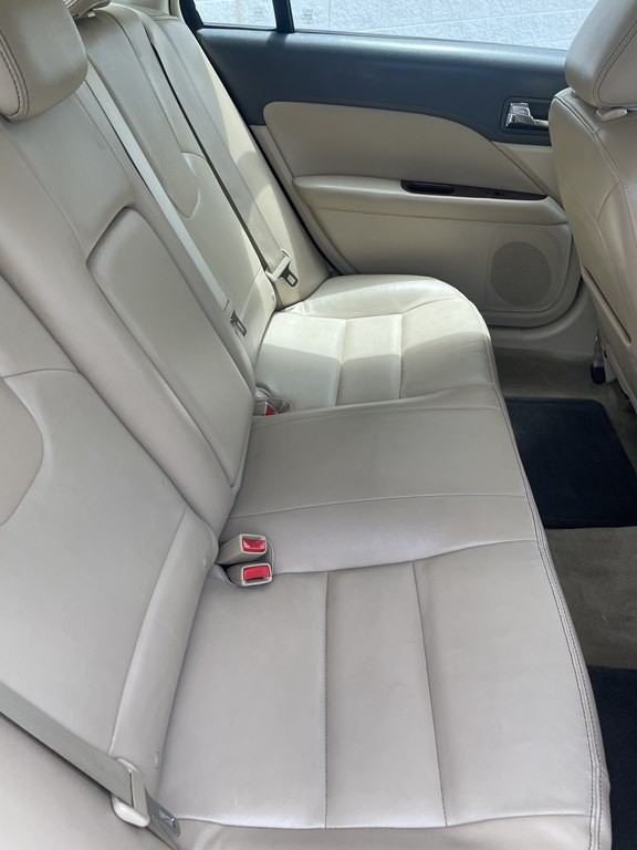 2011 Ford Fusion Image 24
