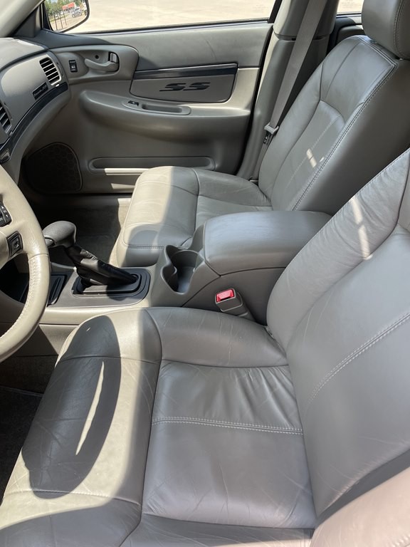 2004 Chevrolet Impala Image 11