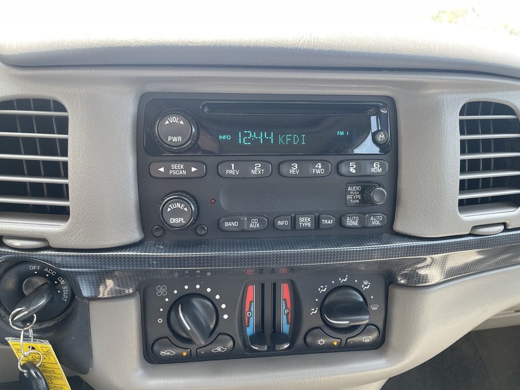 2004 Chevrolet Impala Image 13