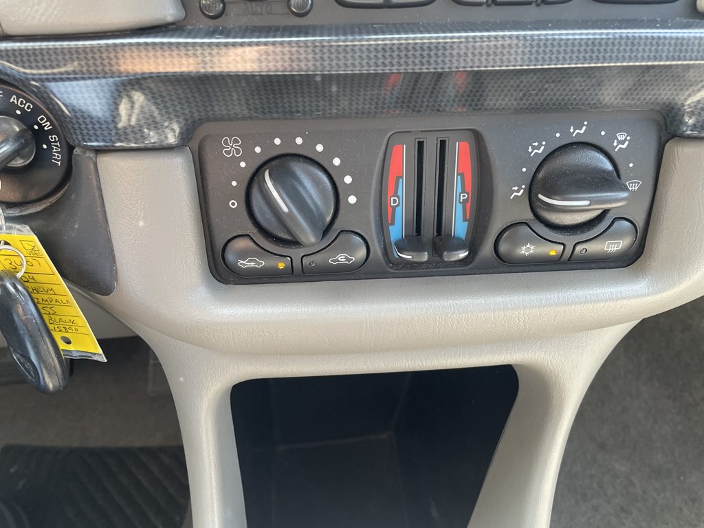 2004 Chevrolet Impala Image 14