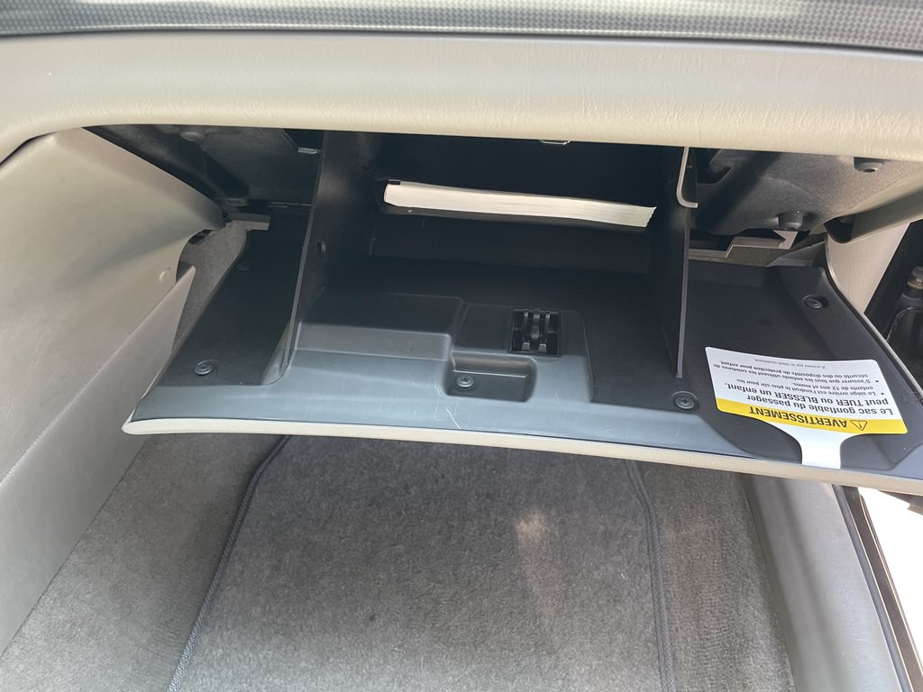 2004 Chevrolet Impala Image 20