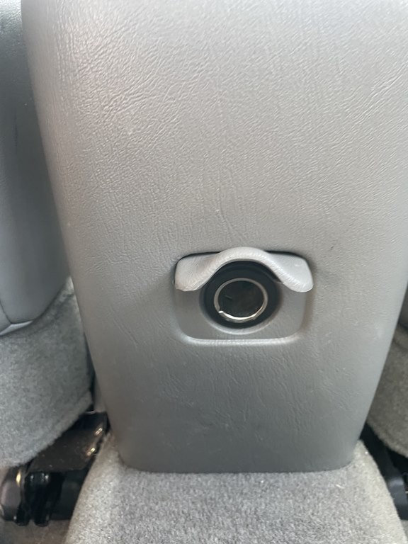 2004 Chevrolet Impala Image 24