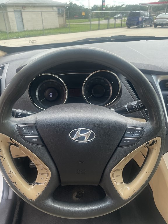 2013 Hyundai Sonata Image 9