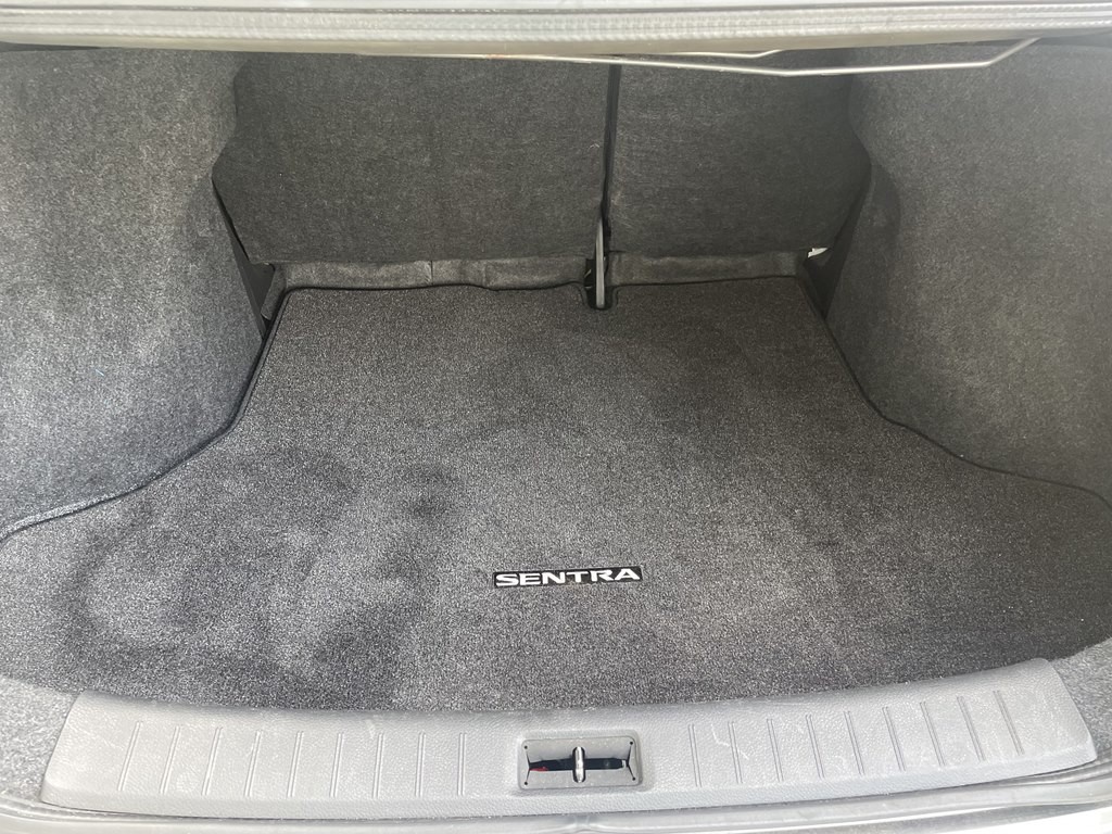 2015 Nissan Sentra Image 25