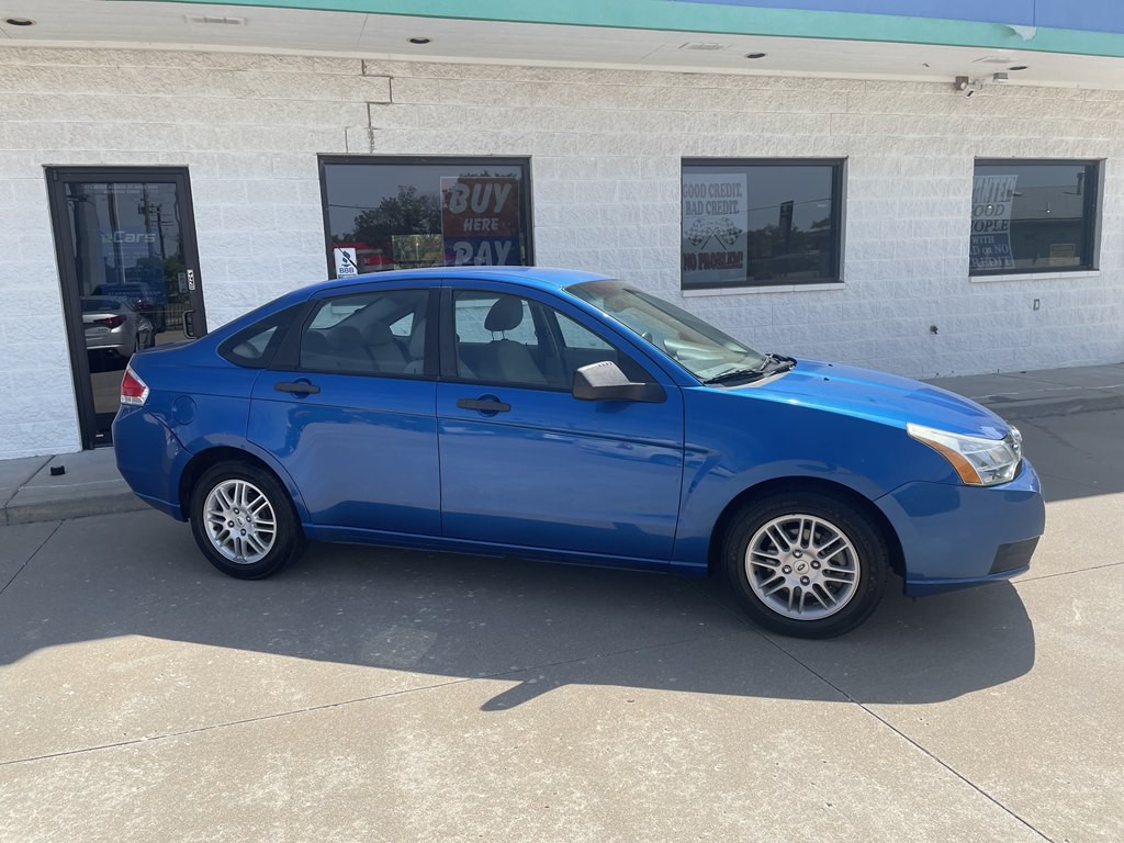 2010 Ford Focus Image 2