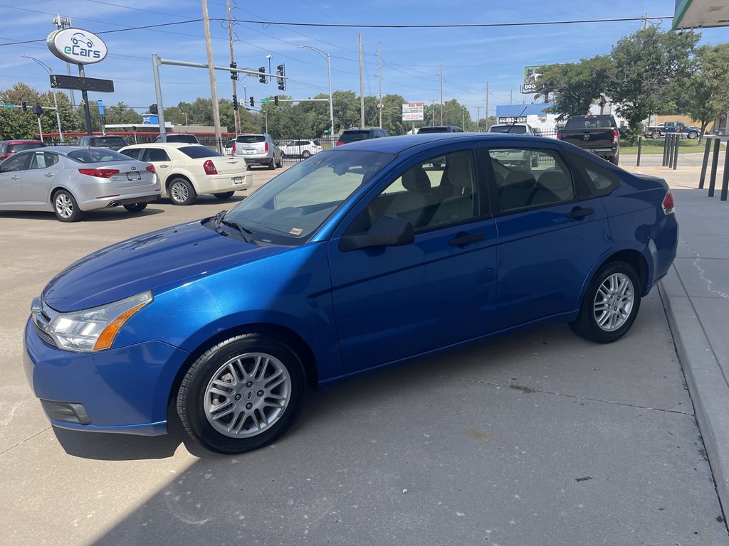 2010 Ford Focus Image 4