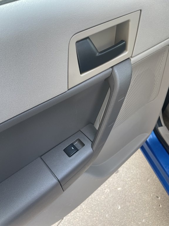 2010 Ford Focus Image 21