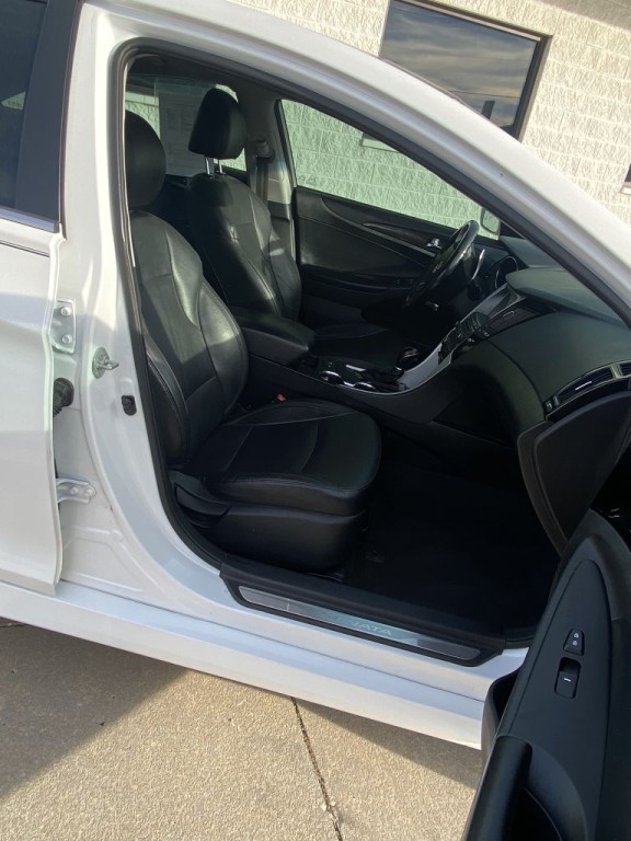 2014 Hyundai Sonata Image 8