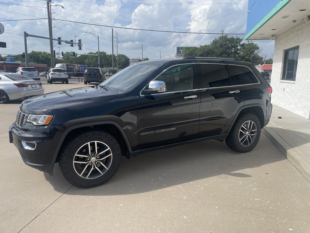 2017 Jeep Grand Cherokee Image 4