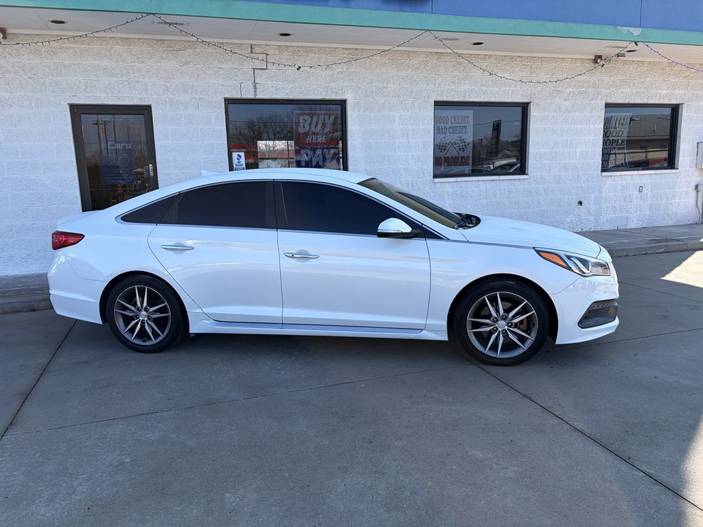 2015 Hyundai Sonata Image 2