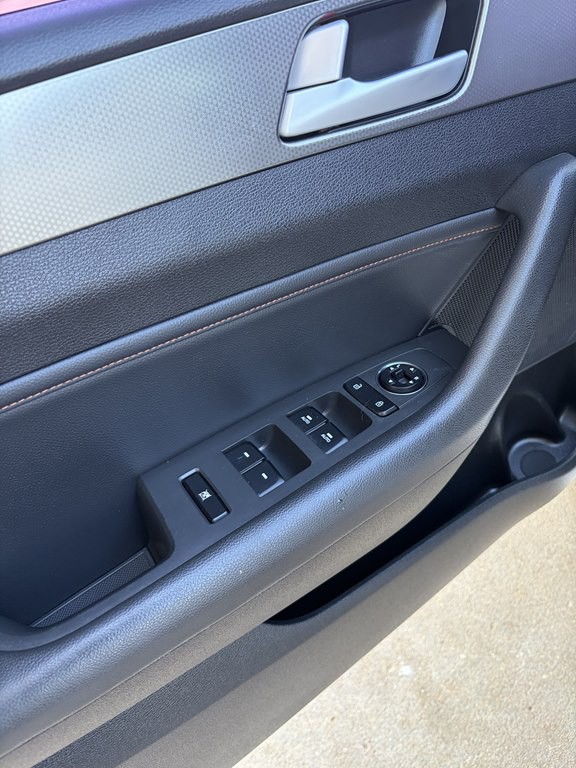 2015 Hyundai Sonata Image 6