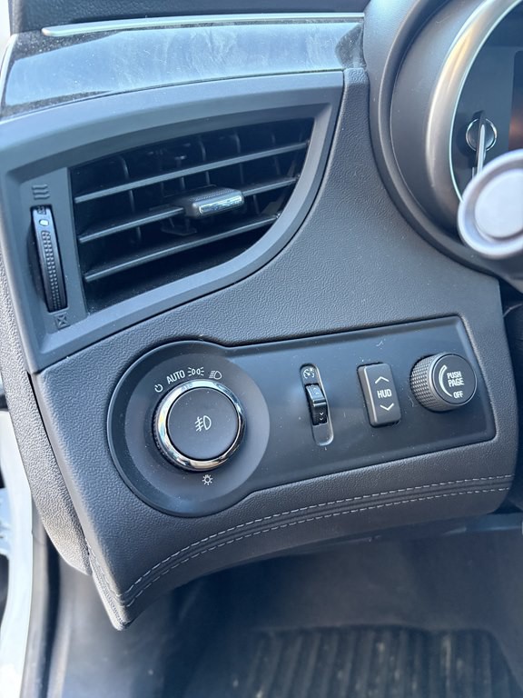 2016 Buick Lacrosse Image 9