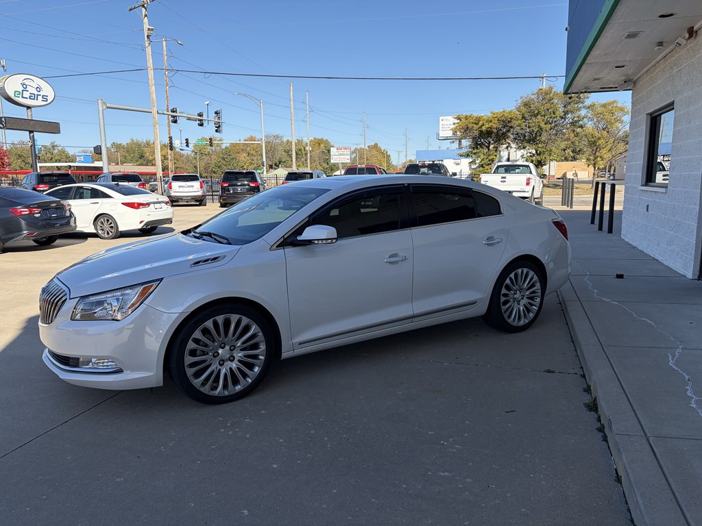 2016 Buick Lacrosse Image 4